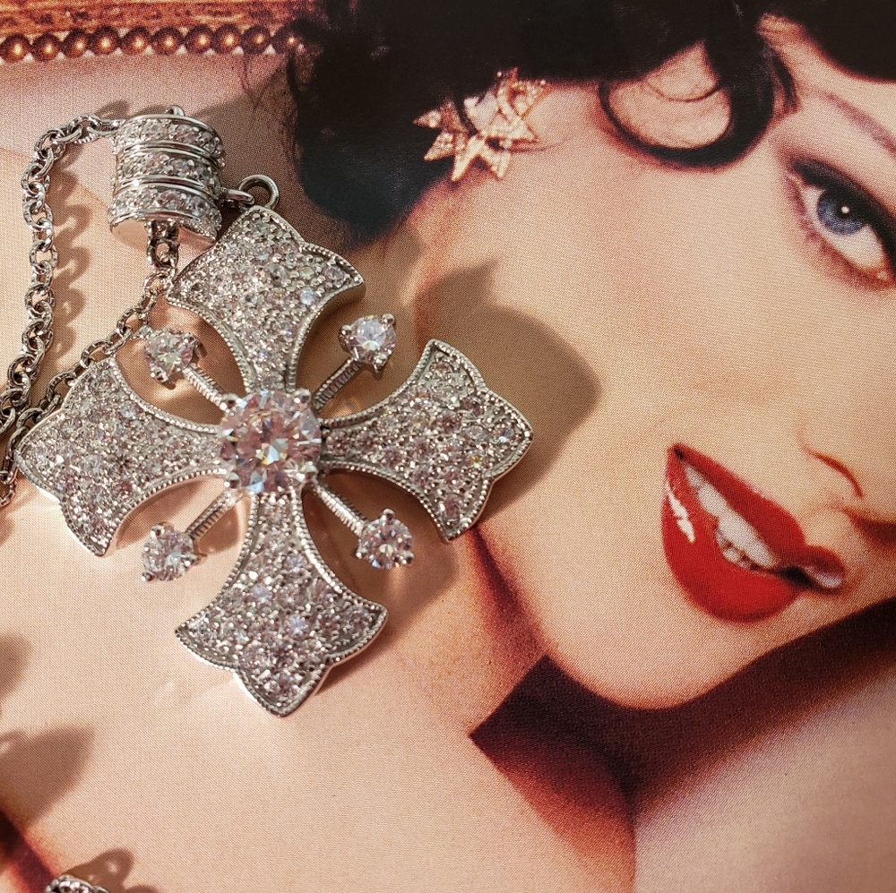 Beautiful Epiphany Cubic Zirconia Pendant Necklace